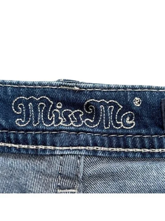 Miss Me Womens Size 29 Signature Short Distressed Denim With Lace Accents USA - Picture 4 of 9